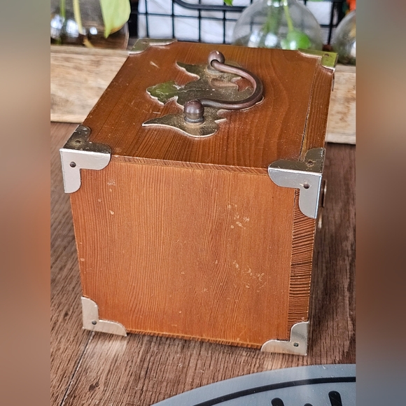 MCM Wood Brass 8 Piece Coaster Storage Box Drawer Style Cork Vintage Drinks Read - Picture 5 of 14